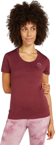 icebreaker Women Merino 150 Tech Lite Short Sleeve Scoop Tee Icebreaker Logo Reflections