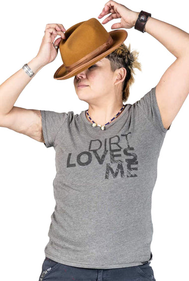 Dovetail Workwear T-shirt à col rond Dirt Loves Me Graphic - Femme